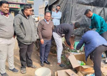 जळगावात दुध व दुग्धजन्य अन्नपदार्थाचा मुदतबाह्य साठा नष्ट