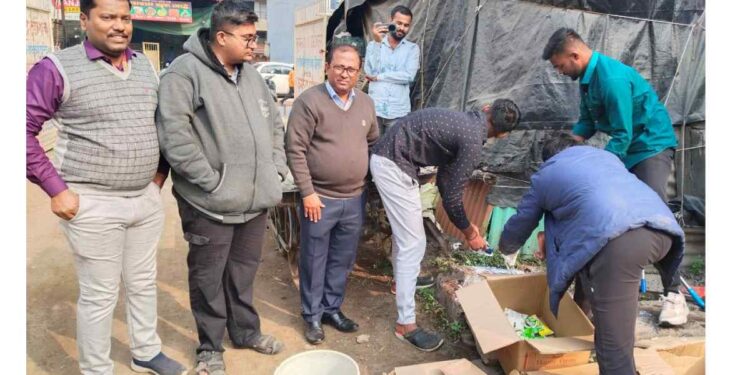 जळगावात दुध व दुग्धजन्य अन्नपदार्थाचा मुदतबाह्य साठा नष्ट