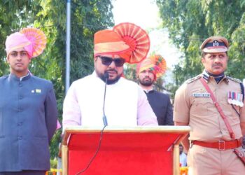 प्रजासत्ताक दिन मोठ्या उत्साहात पोलीस कवायत मैदानावर संपन्न