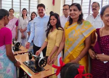 जळगावमध्ये सेवारथ परिवाराचा उपक्रम: एचआयव्ही मुलांना सकस आहाराचे वाटप