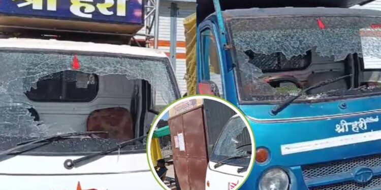 Jalgaon : पान टपरी शेजारी गाडी लावल्यानं डीजे चालकाला मारहाण, नंतर गाडीही फोडली