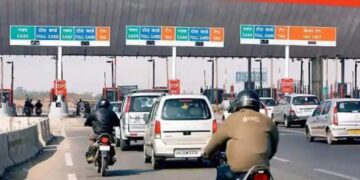 येत्या १ एप्रिलपासून महामार्गांवरील प्रवास महागणार ; ‘इतक्या’ रुपयांनी वाढणार टोल टॅक्स ?