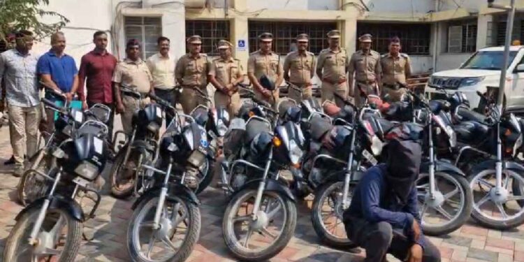 जळगावमध्ये दुचाकी चोरी करणाऱ्याला अटक; १५ दुचाकी जप्त