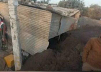 झोपेतच मजुरांवर काळाचा घाला! वाळू खाली गुदमरून पाच जणांचा मृत्यू