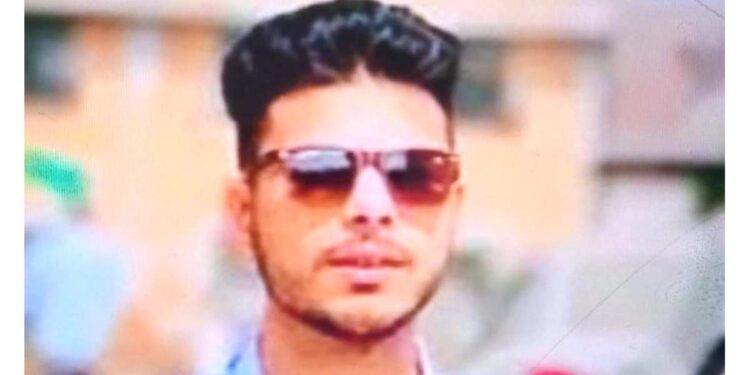 जळगावात तरुणाची गळफास घेऊन आत्महत्या