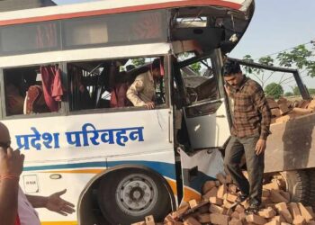 बुलढाण्यात भीषण अपघात; चार जणांचा जागीच मृत्यू, अनेक जण जखमी