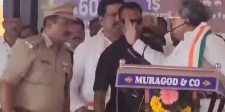 .. अन् भरसभेत मुख्यमंत्र्यांनी उगारला पोलीस अधिकाऱ्यावर हात, पाहा VIDEO