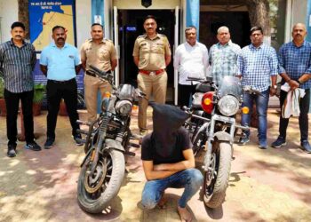चोरीच्या दोन बुलेट मोटारसायकलींसह संभाजीनगरचा तरुण जळगावात जेरबंद!