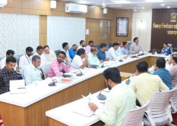 केंद्रिय राज्यमंत्री रक्षा खडसेंच्या अध्यक्षतेखाली ‘धरती आबा जनजातीय ग्राम उत्कर्ष अभियान’चा आढावा