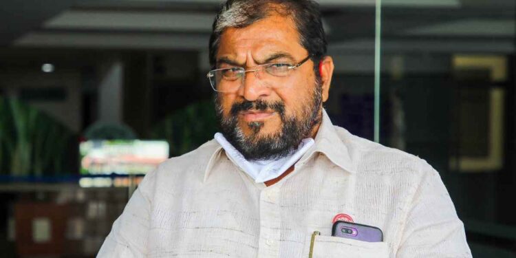 औकात नव्हती, मग्… ; राजू शेट्टी महायुती सरकारवर संतापले