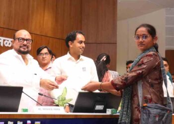 मुख्यमंत्री सहायता निधी कक्षाच्या माध्यमातून गरजू रुग्णांना निधी पत्राचे वाटप