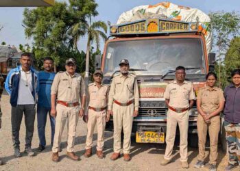 रावेर वनपरिक्षेत्राच्या कारवाईत 5.73 लाखांचा अवैध लाकूडसाठा जप्त