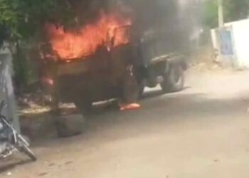 जळगाव जामोदमध्ये भरधाव डंपरने झाडाखाली बसलेल्या दोघांना चिरडले