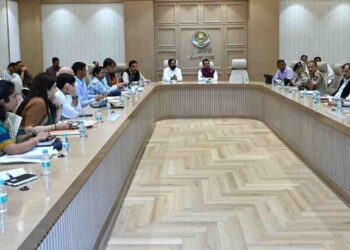 मुख्यमंत्री देवेंद्र फडणवीस यांनी घेतला राज्यातील सुरक्षा, सज्जतेचा आढावा