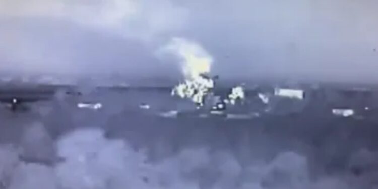 पाकला ‘जोर का झटका’; भारताने पाकिस्तानमधील दहशतवादी लाँच पॅड उडवले; पहा व्हिडीओ…