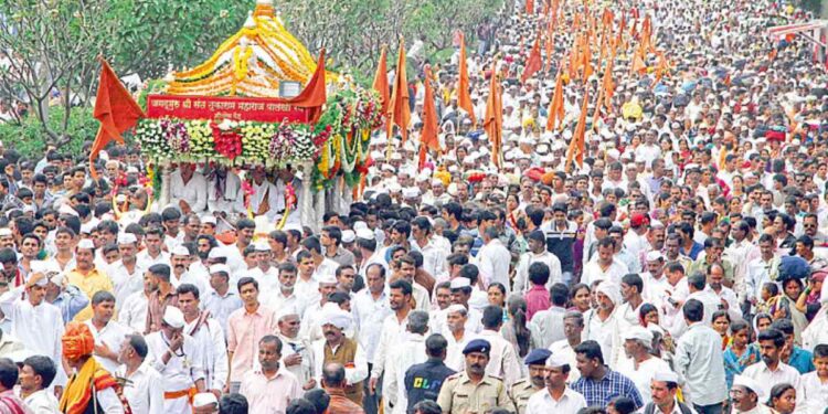 आषाढी वारीसाठी राज्य सरकारची मोठी घोषणा! वारकऱ्यांना मिळणार या सुविधा…