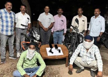 दोघांना दोन गावठी कट्ट्यासह अटक