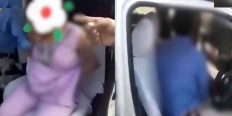 कारमध्येच राजकीय नेत्याचा महिलेसोबत रोमान्स ; एकानं रंगेहाथ पकडलं अन् VIDEO व्हायरल केला