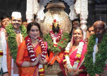 बा विठ्ठला… बळीराजाला सुखी व समाधानी ठेव, राज्यावरील संकटे दूर कर, सर्वांनाच सन्मार्गाने जगण्याची सुबुद्धी दे-मुख्यमंत्र्यांचे विठ्ठल चरणी साकडे