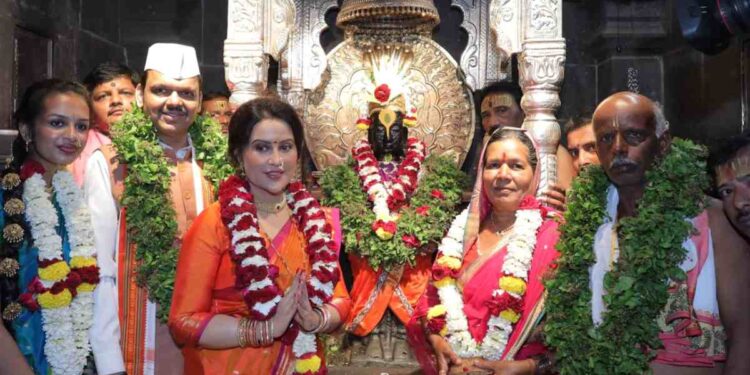 बा विठ्ठला… बळीराजाला सुखी व समाधानी ठेव, राज्यावरील संकटे दूर कर, सर्वांनाच सन्मार्गाने जगण्याची सुबुद्धी दे-मुख्यमंत्र्यांचे विठ्ठल चरणी साकडे