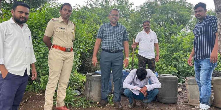 जळगावात हजारो लिटर गावठी दारू जप्त ; जिल्हाभरात १३४ गुन्हे नोंद
