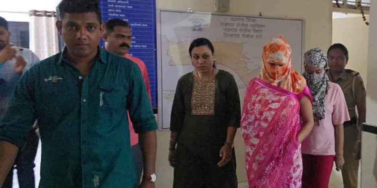 जळगावात देहविक्रीचा गोरखधंदा उघड, बांगलादेशी तरुणीला डांबून ठेवून कुंटणखाना चालवला जात होता !