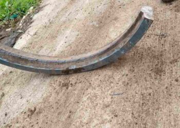 जळगावातील एमआयडीसीत आकाशातून अनोख्या धातूचा तुकडा पडल्याने खळबळ