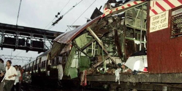 मुंबई साखळी बॉम्बस्फोट प्रकरणात कोर्टाचा ऐतिहासिक निकाल ; सर्व १२ आरोपींची निर्दोष सुटका