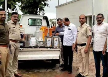 धरणगाव तालुक्यातील ८० लिटर भेसळयुक्त दूध नष्ट