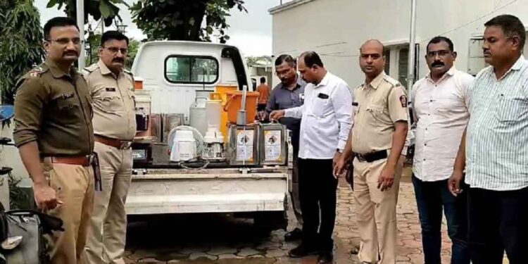 धरणगाव तालुक्यातील ८० लिटर भेसळयुक्त दूध नष्ट