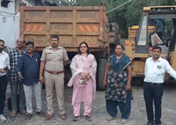 भुसावळ तहसीलदारांची मोठी कारवाई : सहा डंपरसह जेसीबी जप्त