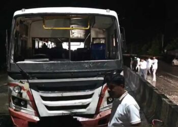 विठुमाऊलीचे दर्शन घेऊन परताना एसटीला अपघात, बसमध्ये होते 53 भाविक