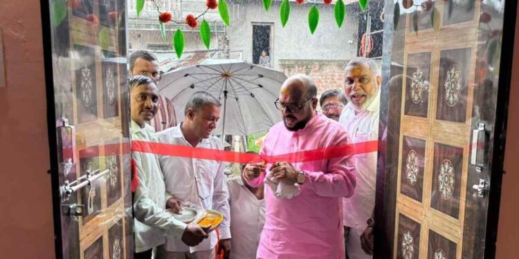 कडगावात विकासाचा त्रिवेणी संगम; विविध विकासकामाचे पालकमंत्र्यांच्या हस्ते उदघाटन