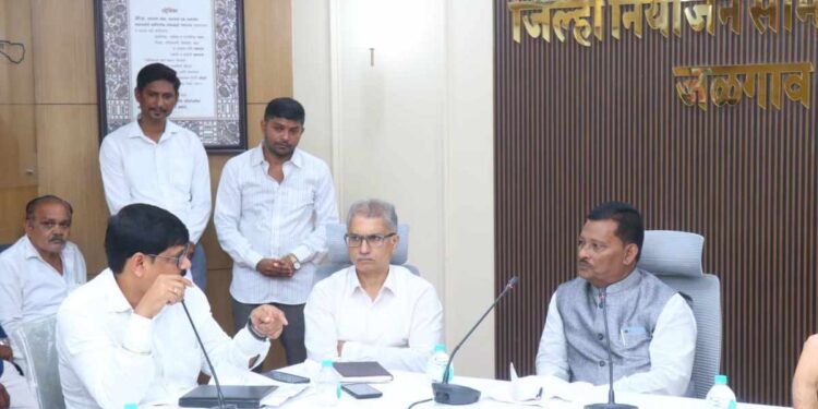 जिल्ह्यातील सफाई कर्मचाऱ्यांच्या समस्यांवर तातडीची कार्यवाही करावी- मुकेश सारवान यांचे निर्देश