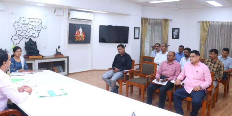 जळगाव जिल्ह्यात पर्यटन आणि अ‍ॅग्रो-इंडस्ट्री वाढीसाठी विशेष बैठक