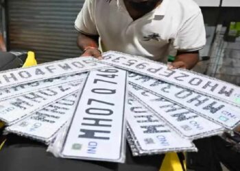 महाराष्ट्रातील जुन्या वाहनधारकांना सरकारकडून दिलासा ! HSRP बसवण्याची अंतिम मुदत या महिन्यापर्यंत वाढवली