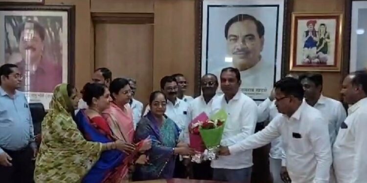 जळगाव कृषी उत्पन्न बाजार समितीच्या सभापतीपदी सुनील महाजनचा विजय