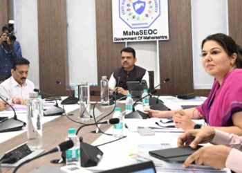 महाराष्ट्रात अतिवृष्टीच्या पार्श्वभूमीवर मुख्यमंत्र्यांचे सर्व यंत्रणांना सतर्कतेचे निर्देश