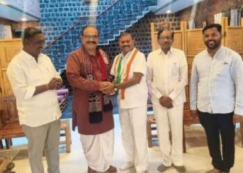 नंदुरबारमध्ये भाजपला धक्का ! माजी मंत्र्याने केली घरवापसी, पद्माकर वळवी यांचा काँग्रेसमध्ये प्रवेश