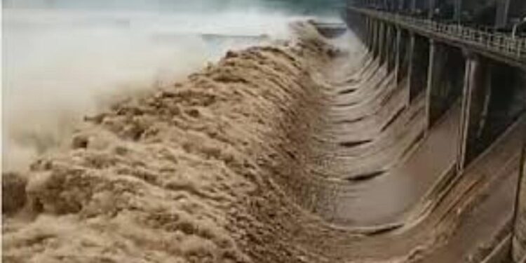 हतनूर धरणाचे 20 गेट उघडले ; नदी काठच्या गावांना सतर्कता बाळगण्याचे निर्देश