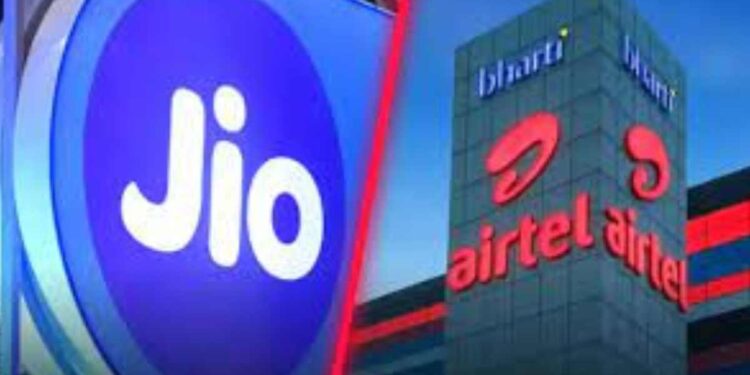 जिओ आणि एअरटेलच्या युजर्सला मोठा धक्का; दोन्ही कंपन्यांनी स्वस्त रिचार्ज प्लान बंद केले