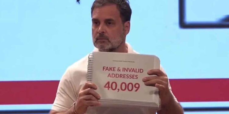 महाराष्ट्रापासून कर्नाटकात मतांची चोरी कशी झाली? राहुल गांधींनी पुरावेच सादर केले, निवडणूक आयोगावरही गंभीर आरोप