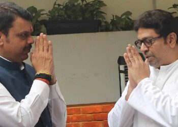 राज ठाकरेंनी घेतली मुख्यमंत्र्यांची भेट ; महाराष्ट्राच्या राजकारणात खळबळ