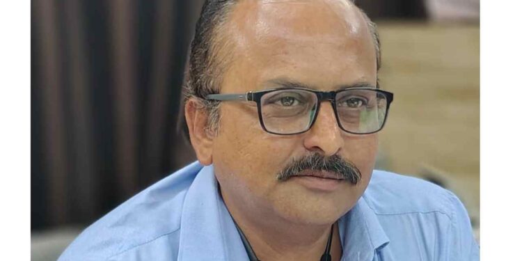 जळगाव जिल्हा माहिती कार्यालयाचे वरिष्ठ लिपिक विनोद शांताराम पाटील यांचे निधन