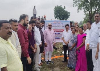 पाझर तलावामुळे सिंचन, मत्स्यव्यवसाय व ग्रामविकासाला मिळणार चालना; पालकमंत्री गुलाबराव पाटील