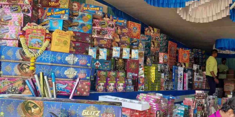 फटाका विक्रेत्यांना स्टॉल परवाण्यासाठी अर्ज करण्याचे आवाहन