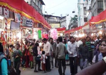 राज्य सरकारचा ऐतिहासिक निर्णय; दुकाने, हॉटेल्स 24 तास उघडी ठेवता येणार, कर्मचाऱ्यांच्या सुट्टीचं काय?