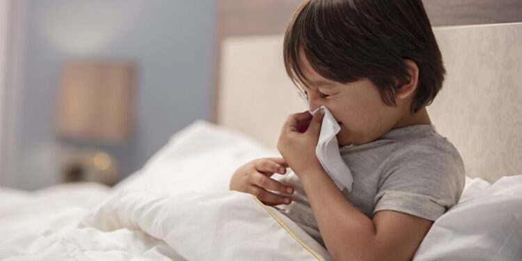 बदलत्या ऋतूंमध्ये मुलांना असतो ‘या’ आजारांचा धोका ; पालकांनी कशी काळजी घ्यावी ?