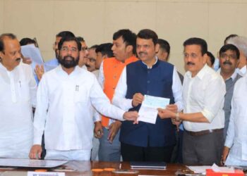 मंत्री, गिरीश महाजनांचे वर्षभराचे वेतनमुख्यमंत्री सहायता निधीस ! रक्कम किती? जाणून घ्या