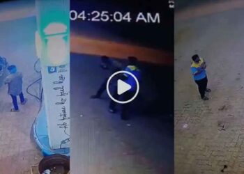 पिस्तुलाचा धाक दाखवत पेट्रोल पंपावर दरोडा, धुळ्यातील धक्कादायक घटना CCTV मध्येकैद